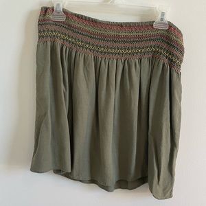 White House Black Market Green Mini Skirt Embroidered Medium